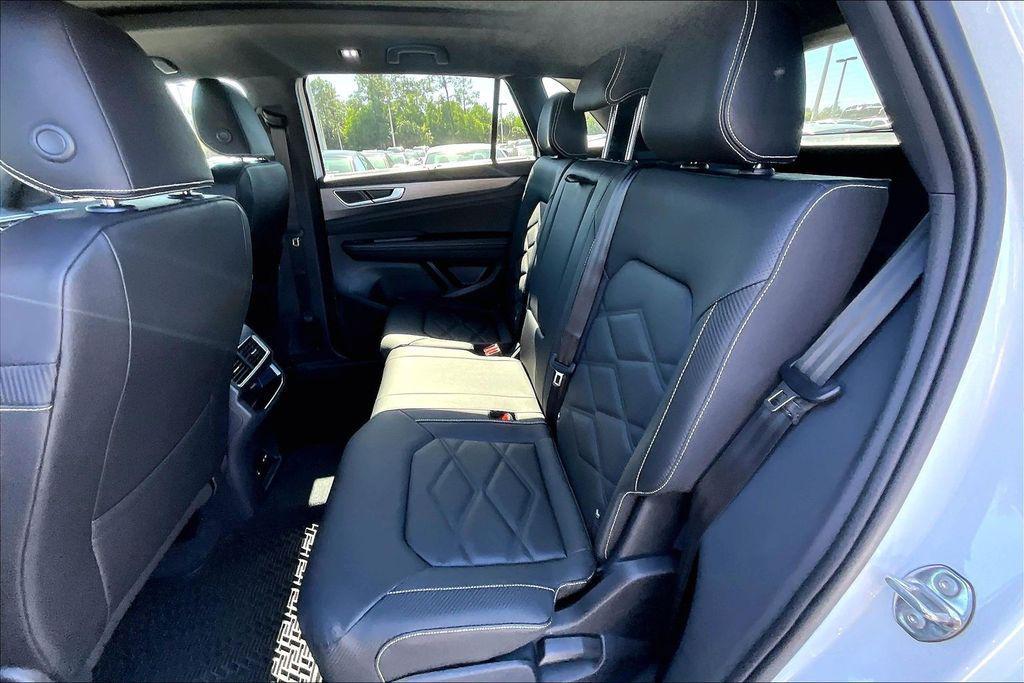 new 2026 Volkswagen Atlas Cross Sport car, priced at $42,007