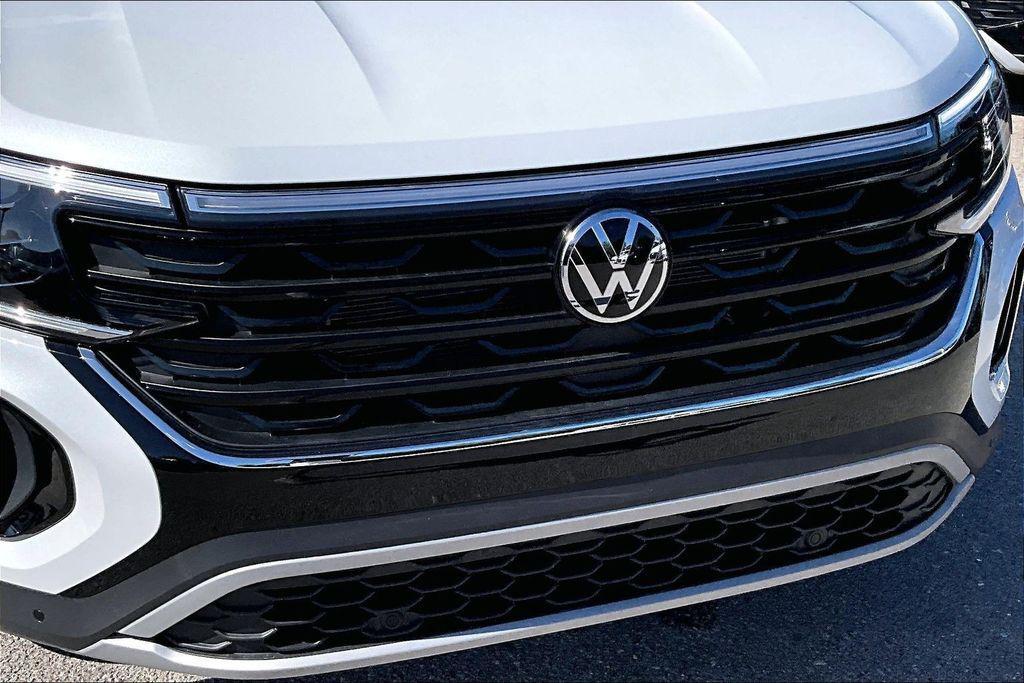 new 2026 Volkswagen Atlas Cross Sport car, priced at $42,007