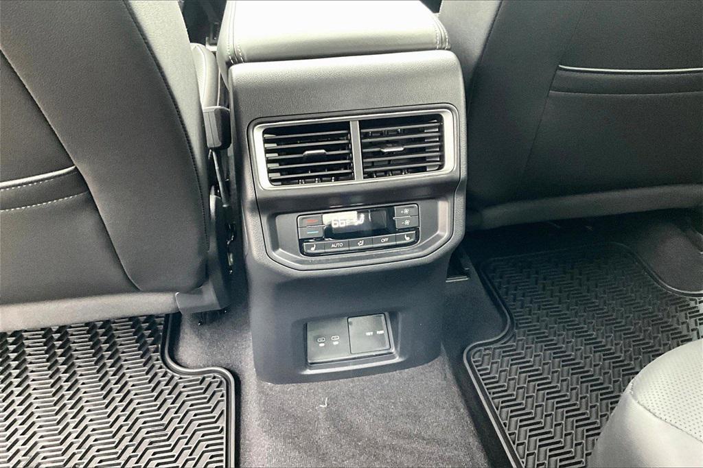 new 2026 Volkswagen Atlas car, priced at $53,429