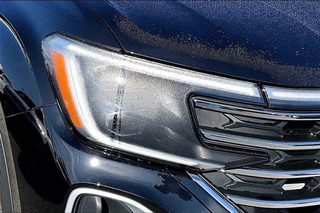 new 2026 Volkswagen Atlas car, priced at $42,102