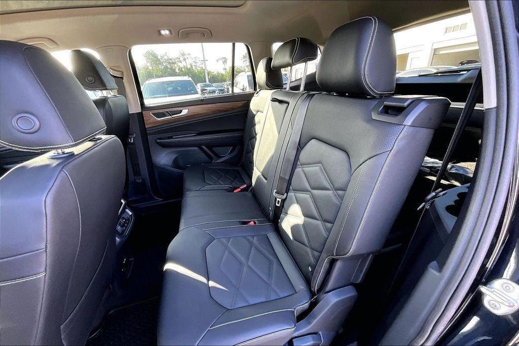 new 2026 Volkswagen Atlas car, priced at $42,102