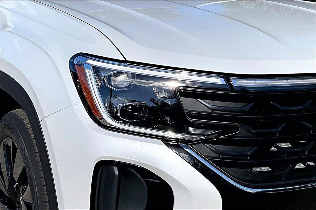 new 2026 Volkswagen Atlas Cross Sport car, priced at $42,816