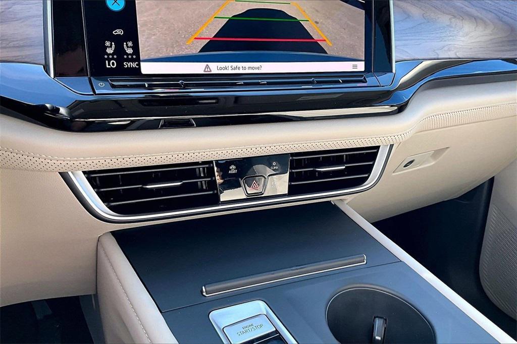 new 2026 Volkswagen Atlas car, priced at $39,670