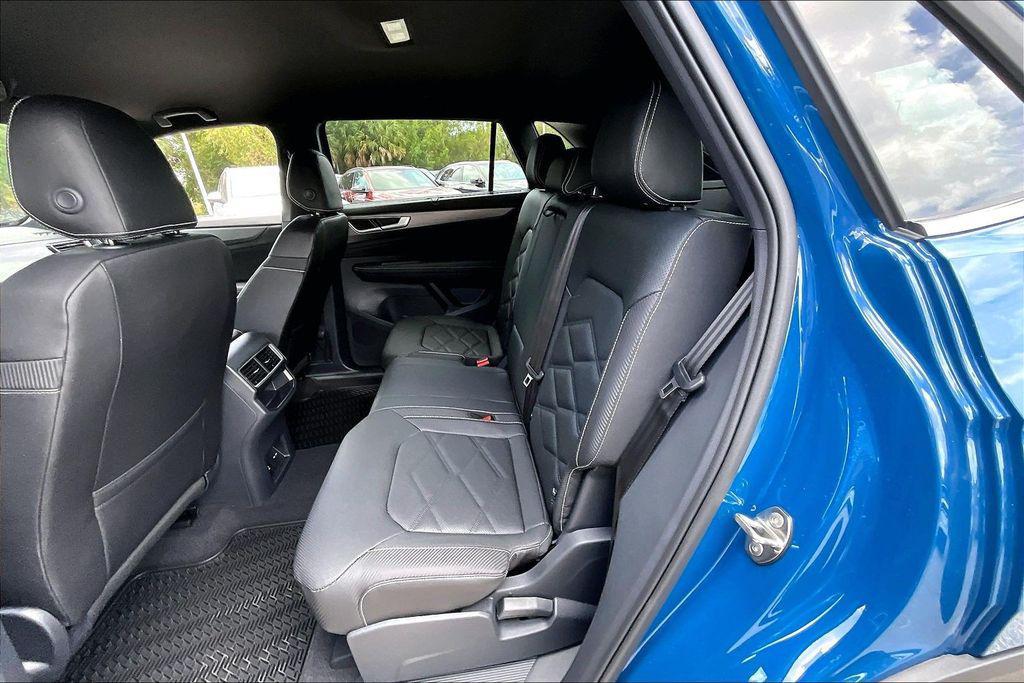 new 2026 Volkswagen Atlas Cross Sport car, priced at $39,835