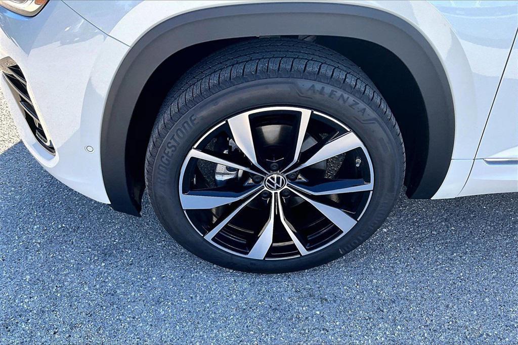 new 2026 Volkswagen Atlas Cross Sport car, priced at $52,002