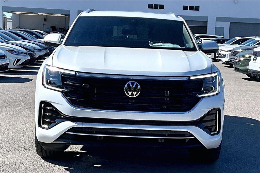new 2026 Volkswagen Atlas Cross Sport car, priced at $52,002