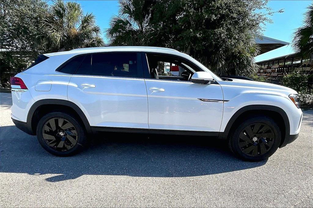new 2026 Volkswagen Atlas Cross Sport car, priced at $42,816