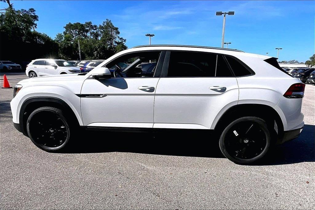 new 2026 Volkswagen Atlas Cross Sport car, priced at $42,816
