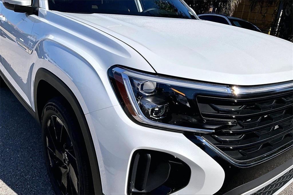 new 2026 Volkswagen Atlas Cross Sport car, priced at $42,816