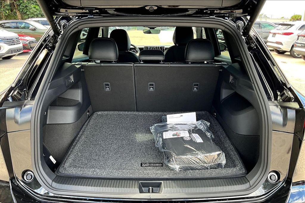 new 2026 Volkswagen Tiguan car, priced at $35,988