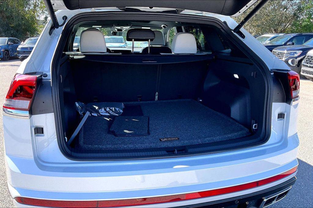 new 2026 Volkswagen Atlas Cross Sport car, priced at $50,985