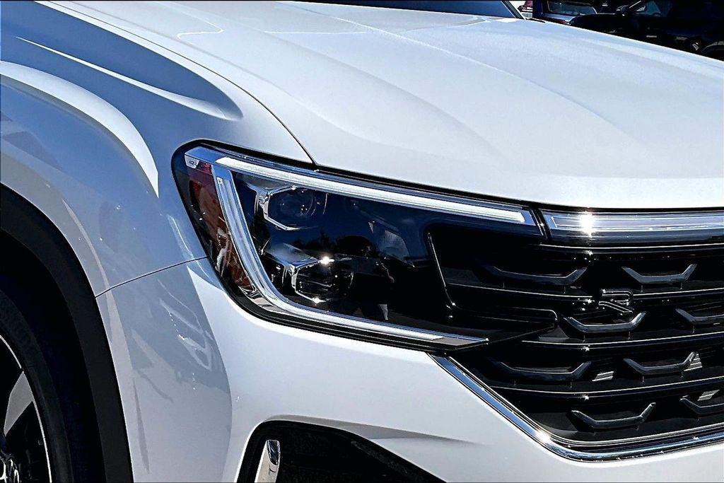 new 2026 Volkswagen Atlas Cross Sport car, priced at $50,985