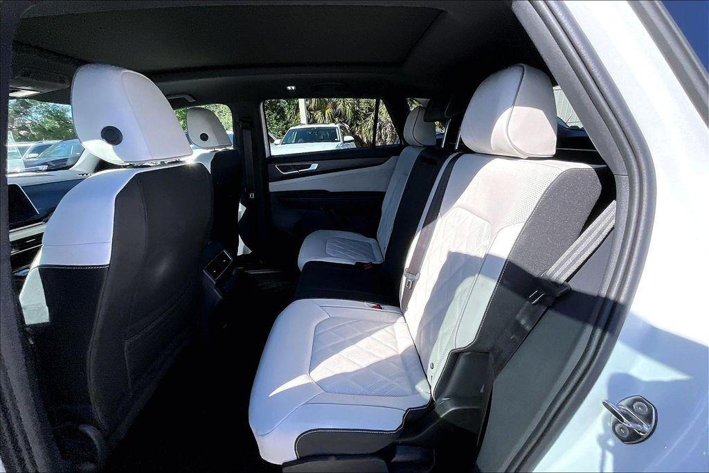 new 2026 Volkswagen Atlas Cross Sport car, priced at $50,985