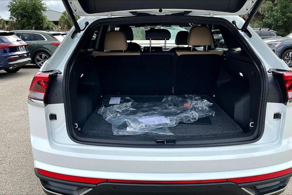 new 2026 Volkswagen Atlas Cross Sport car, priced at $40,463