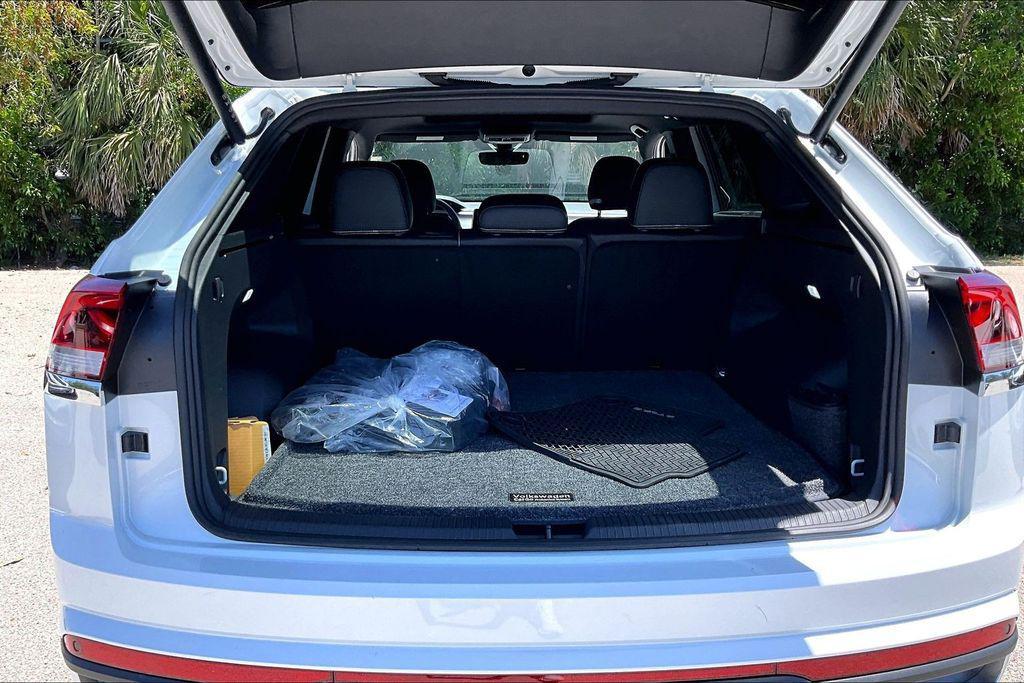 used 2026 Volkswagen Atlas Cross Sport car, priced at $41,250