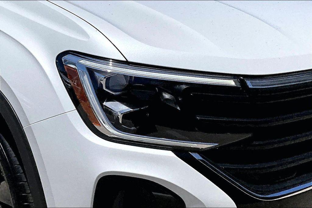 used 2026 Volkswagen Atlas Cross Sport car, priced at $41,250