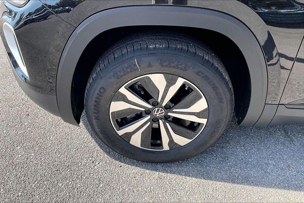 new 2026 Volkswagen Atlas car, priced at $38,733
