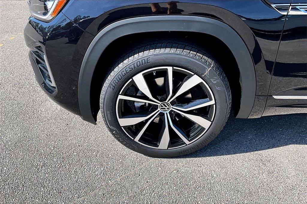 new 2026 Volkswagen Atlas Cross Sport car, priced at $51,374