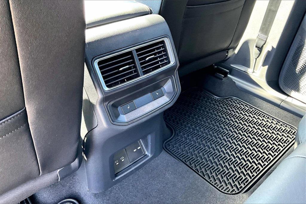 new 2026 Volkswagen Atlas Cross Sport car, priced at $51,374