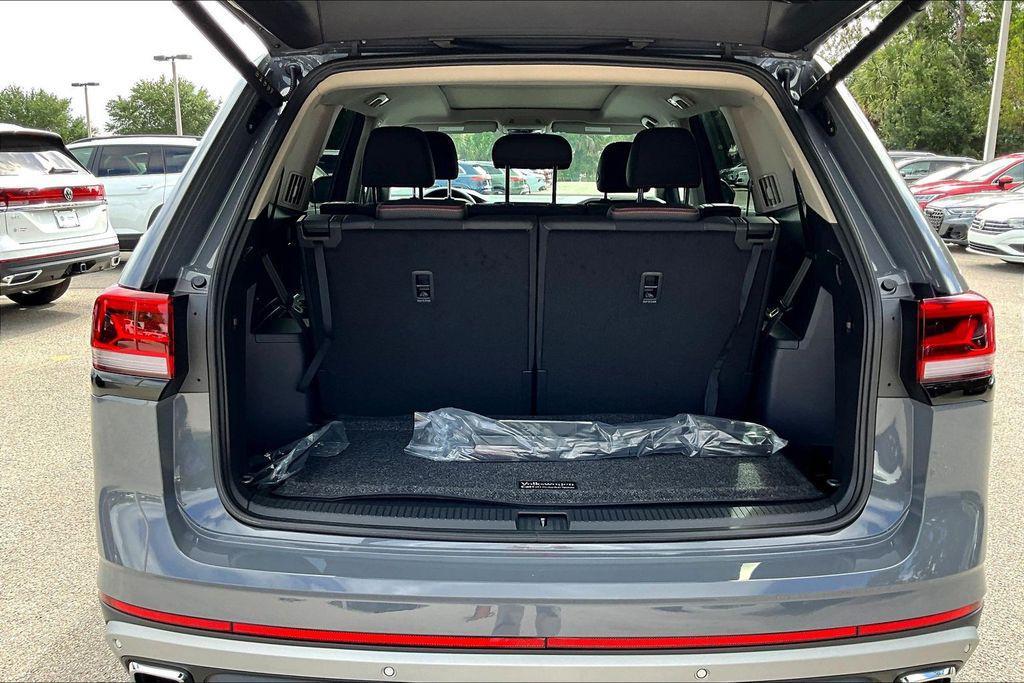 new 2026 Volkswagen Atlas car, priced at $46,934