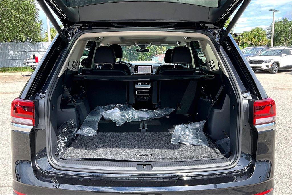 new 2026 Volkswagen Atlas car, priced at $47,554