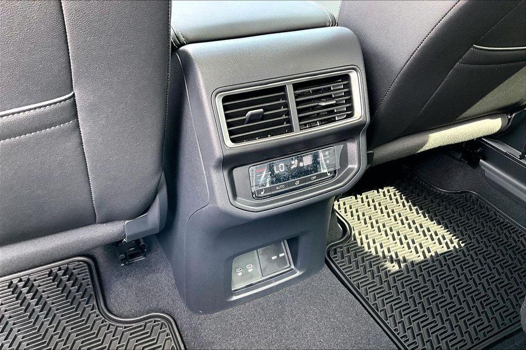 new 2026 Volkswagen Atlas car, priced at $47,554