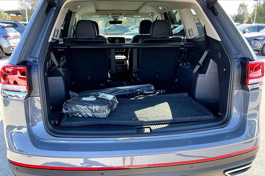 new 2026 Volkswagen Atlas car, priced at $44,340
