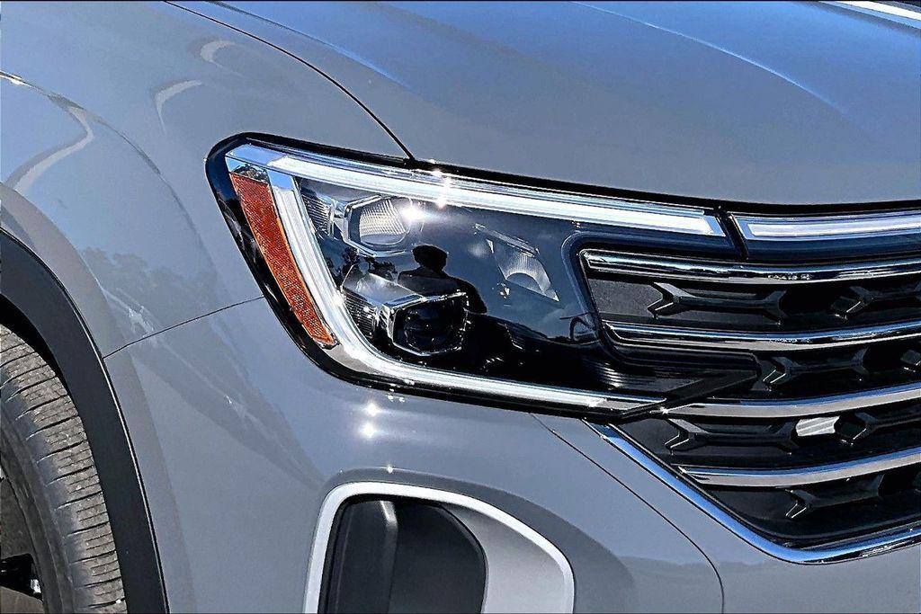 new 2026 Volkswagen Atlas car, priced at $45,340