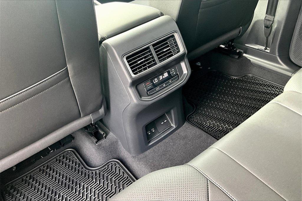 new 2026 Volkswagen Atlas car, priced at $42,428