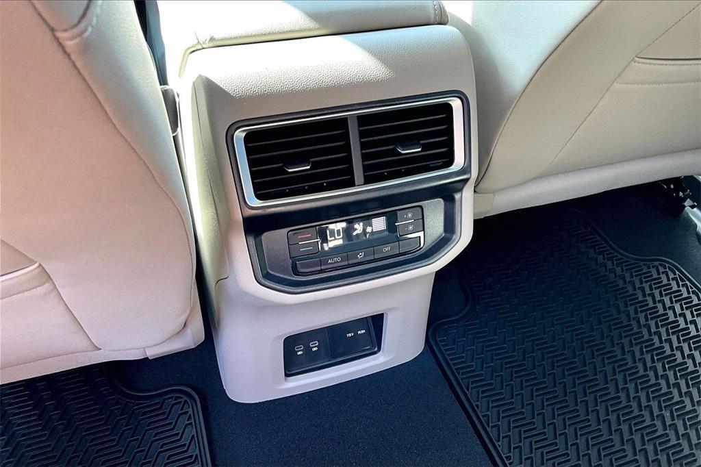 new 2026 Volkswagen Atlas car, priced at $44,841