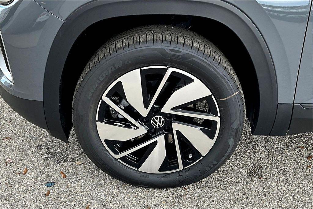 new 2026 Volkswagen Atlas car, priced at $44,828