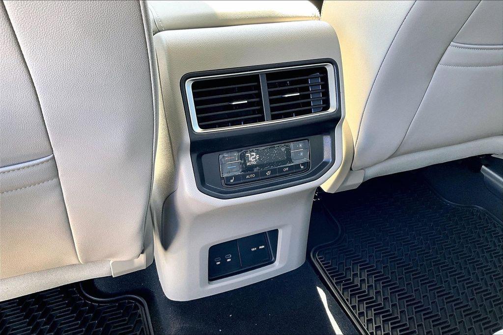 new 2026 Volkswagen Atlas car, priced at $48,528