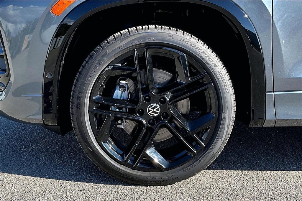 new 2026 Volkswagen Tiguan car, priced at $38,939