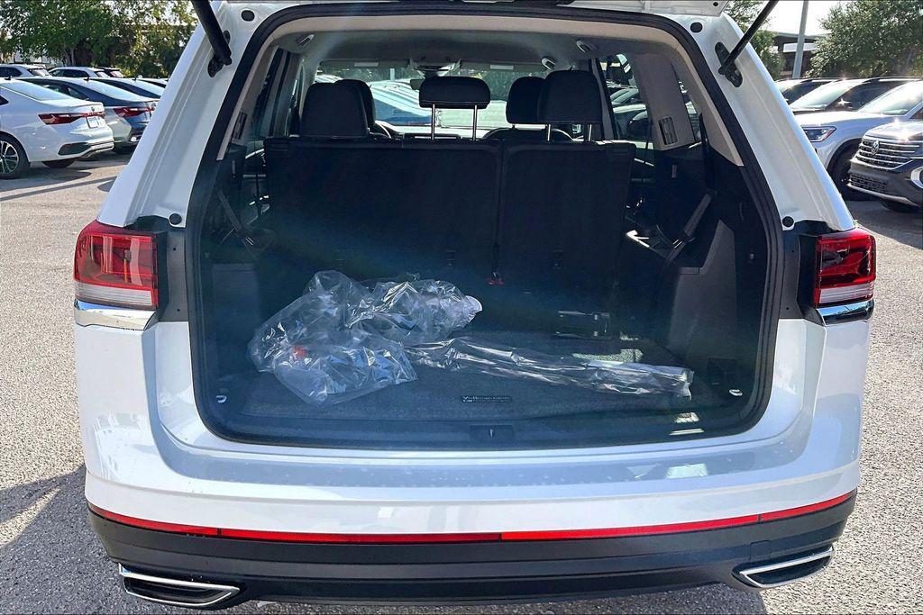 new 2026 Volkswagen Atlas car, priced at $40,670