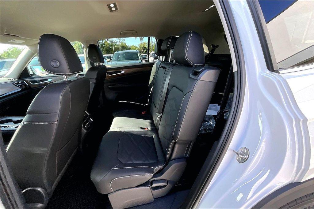 new 2026 Volkswagen Atlas car, priced at $40,670