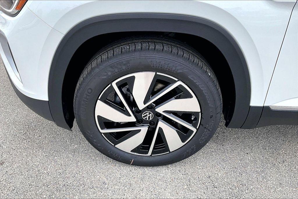 new 2026 Volkswagen Atlas car, priced at $49,491