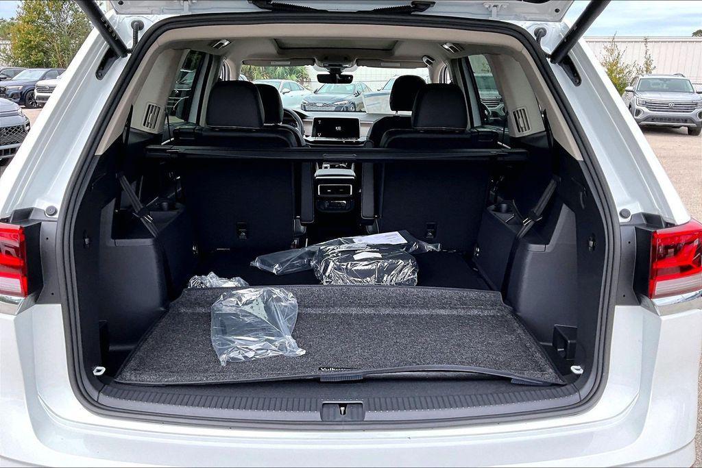 new 2026 Volkswagen Atlas car, priced at $49,491