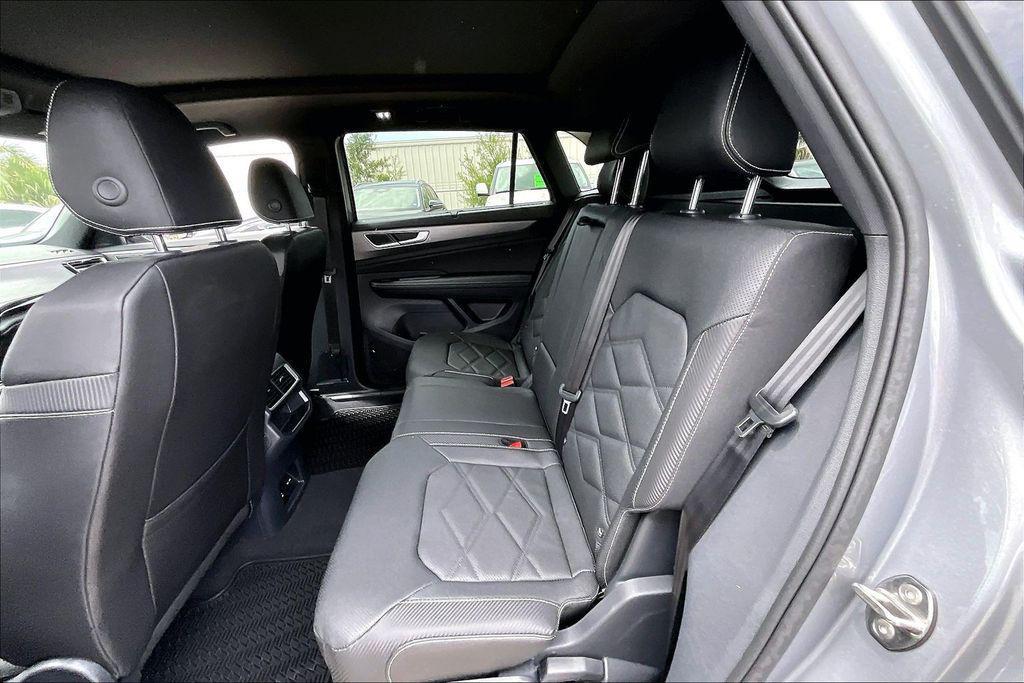 new 2026 Volkswagen Atlas Cross Sport car, priced at $43,815