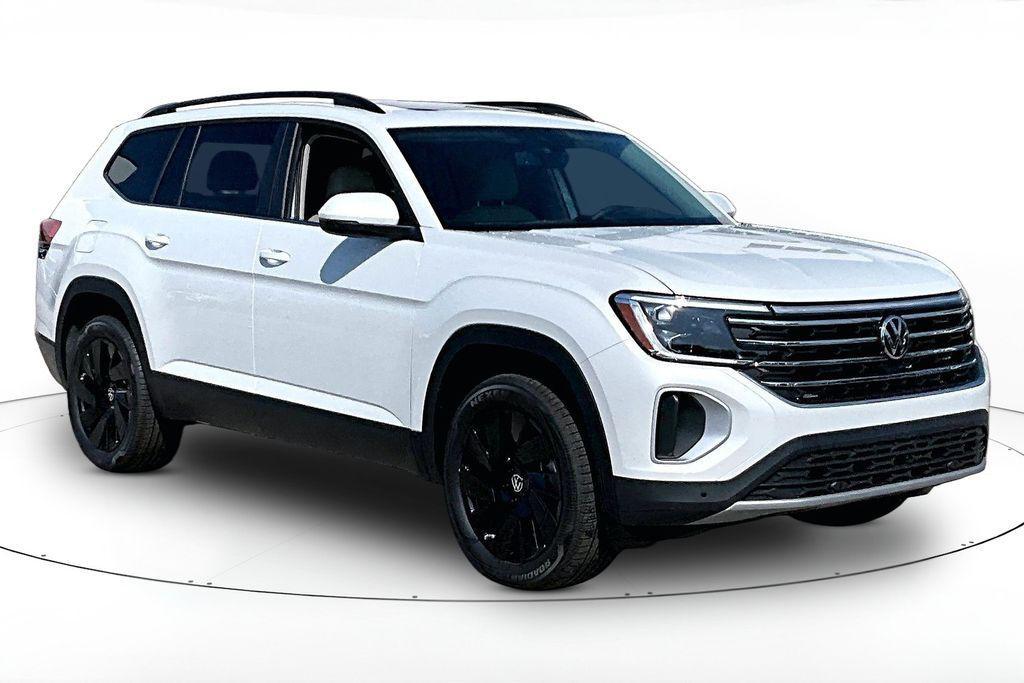 new 2026 Volkswagen Atlas car, priced at $43,581