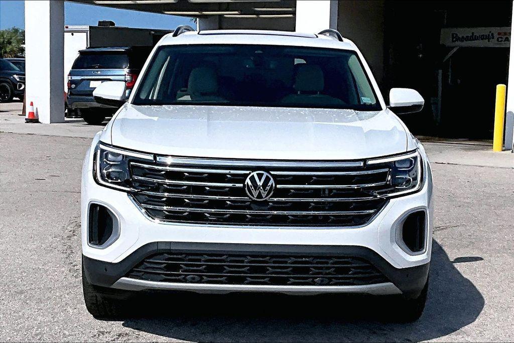 new 2026 Volkswagen Atlas car, priced at $43,581