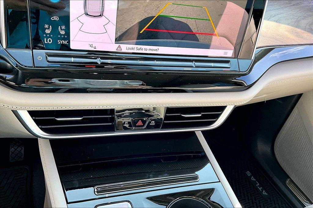 new 2026 Volkswagen Atlas car, priced at $43,581