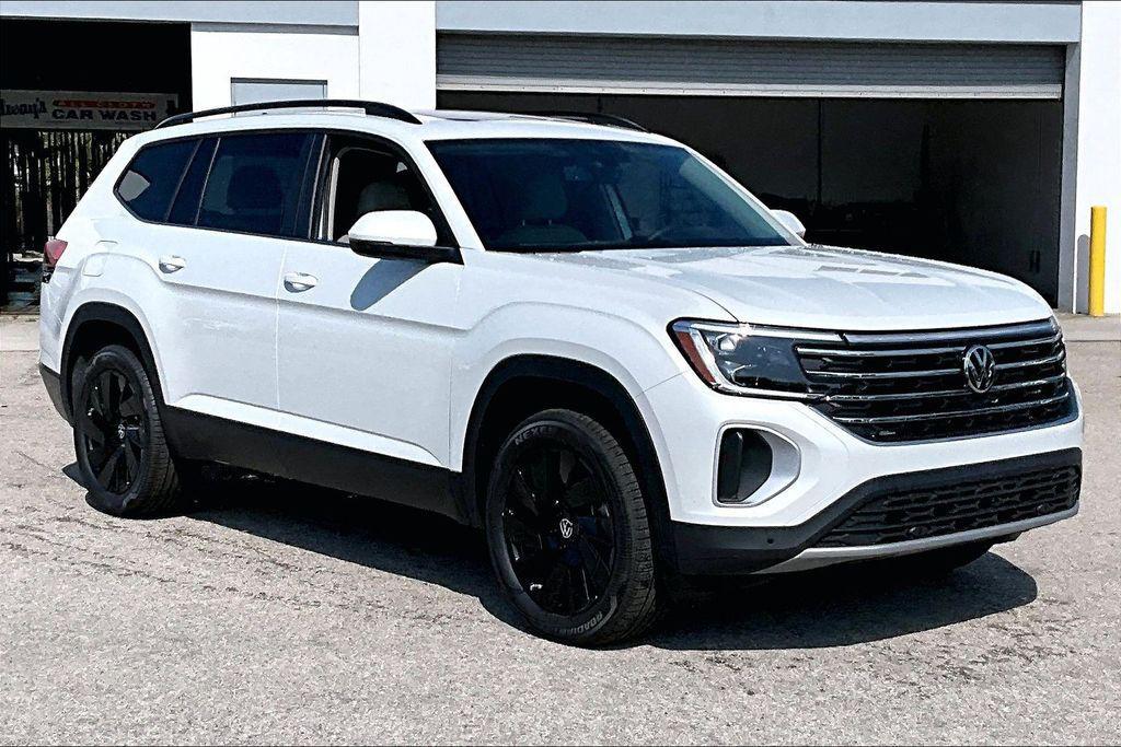 new 2026 Volkswagen Atlas car, priced at $43,581