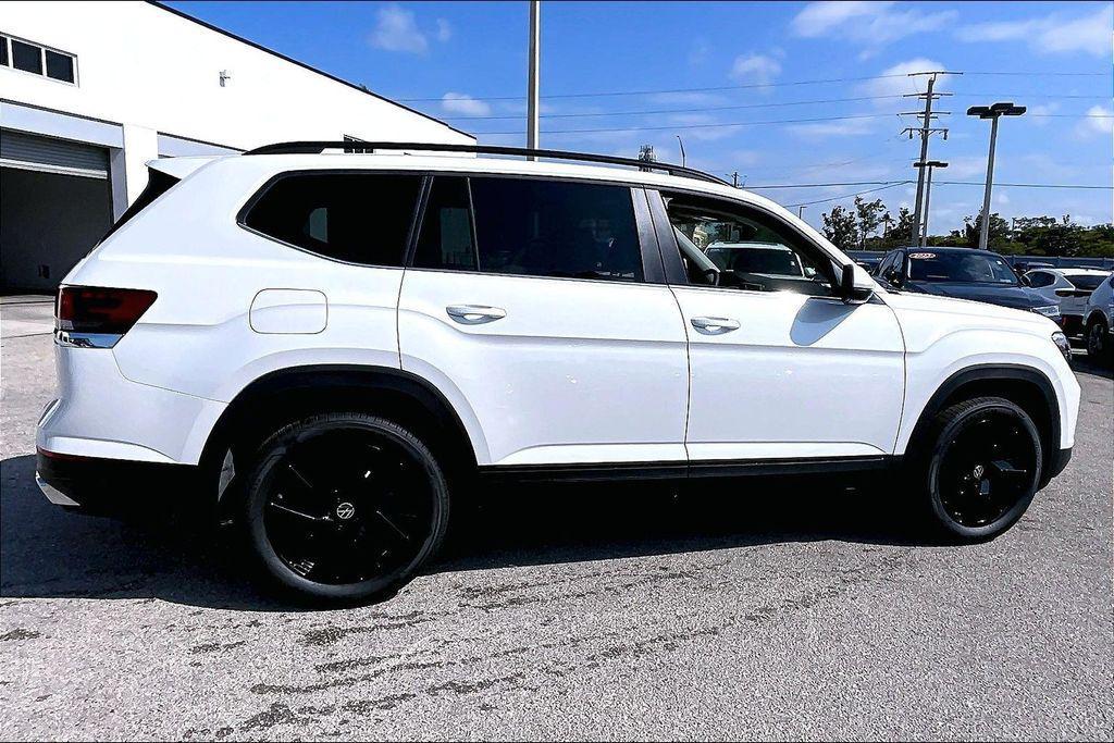 new 2026 Volkswagen Atlas car, priced at $43,581