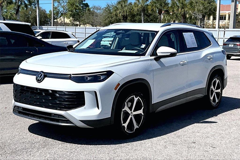 used 2025 Volkswagen Tiguan car, priced at $30,499