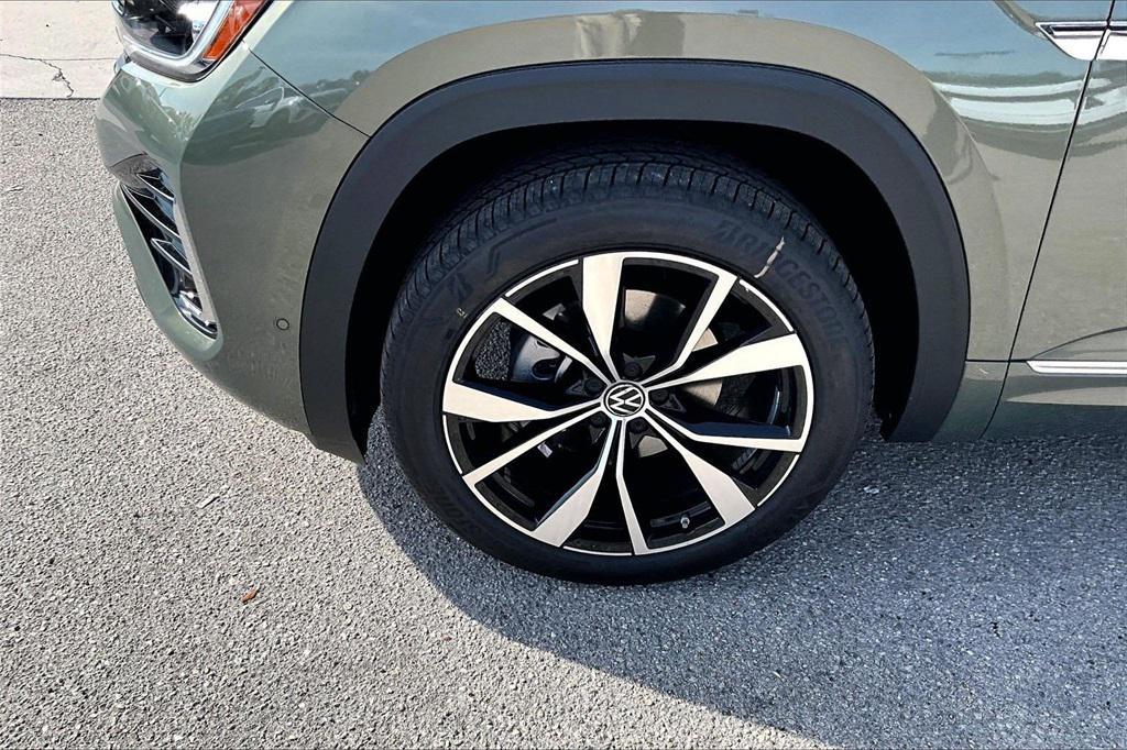 new 2026 Volkswagen Atlas Cross Sport car, priced at $51,824