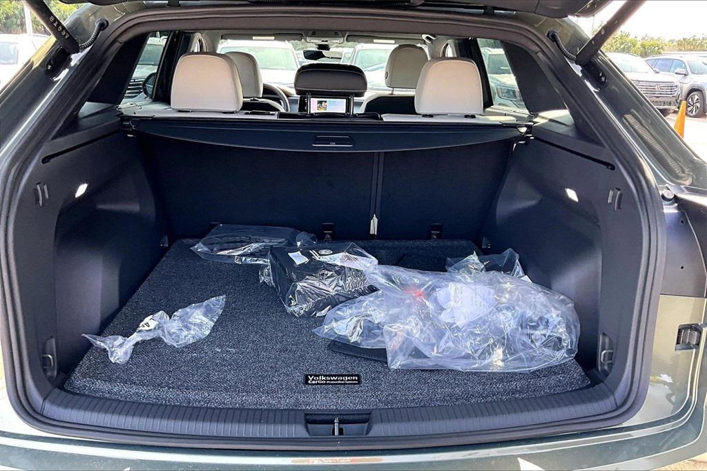 new 2026 Volkswagen Atlas Cross Sport car, priced at $51,824