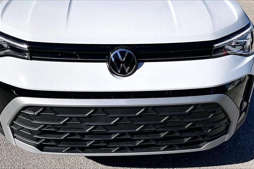 new 2026 Volkswagen Taos car, priced at $31,544