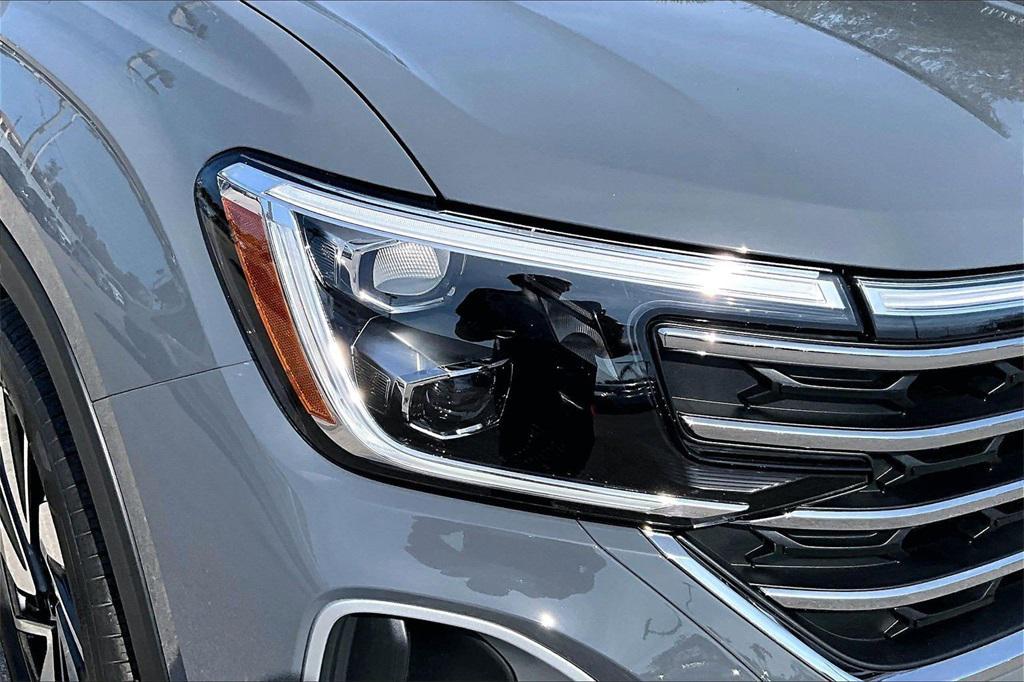 new 2026 Volkswagen Atlas car, priced at $43,828