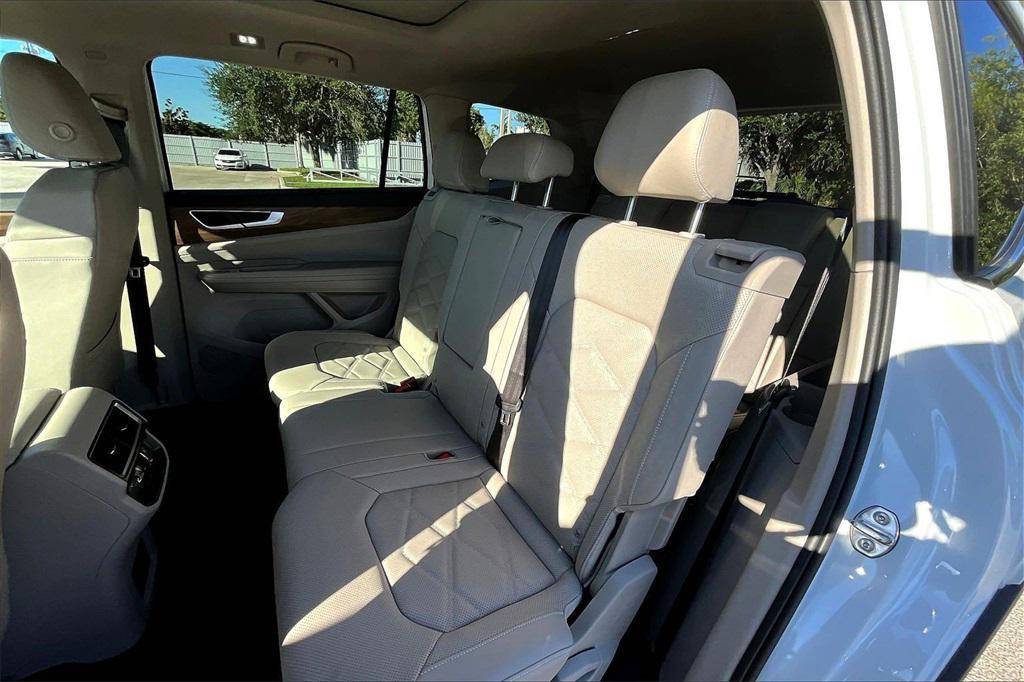 new 2026 Volkswagen Atlas car, priced at $43,292