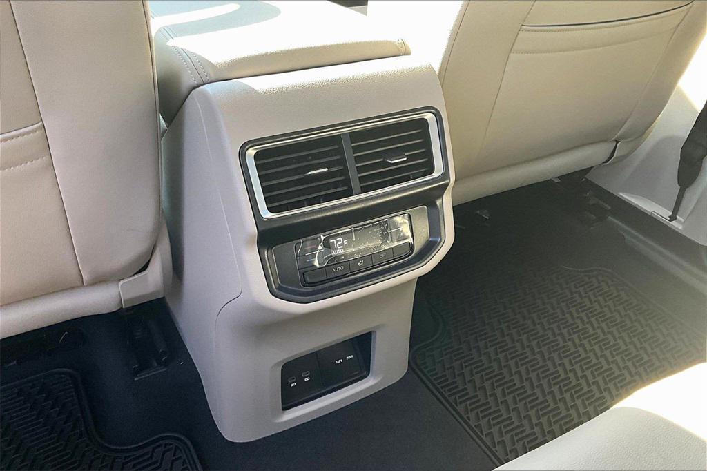 new 2026 Volkswagen Atlas car, priced at $43,292